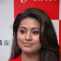 Sneha at Airtel Iphone Launch - Pictures | Picture 130416